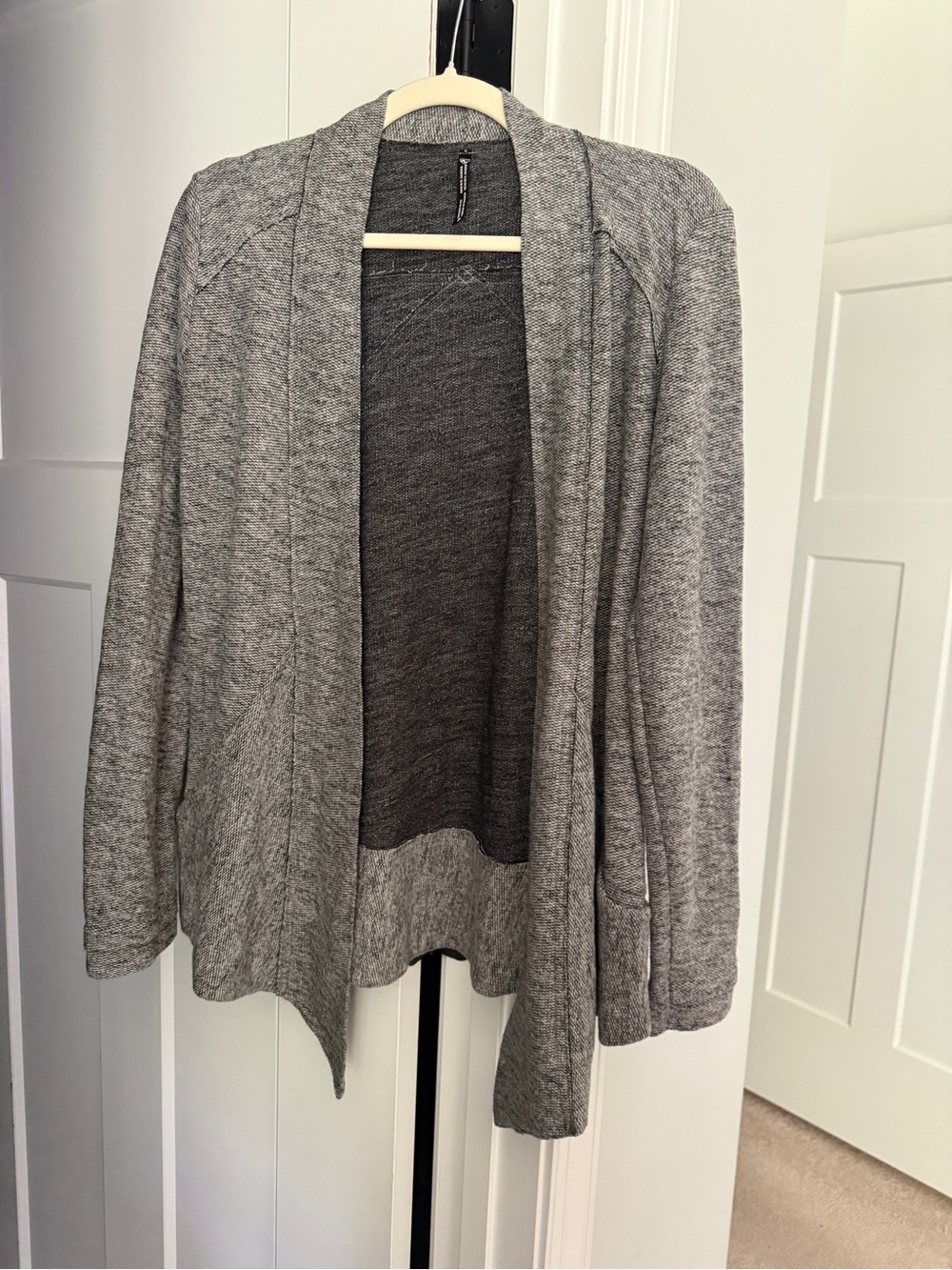 Kuhl nova wrap gray cardigan long sleeve stretch sweater
